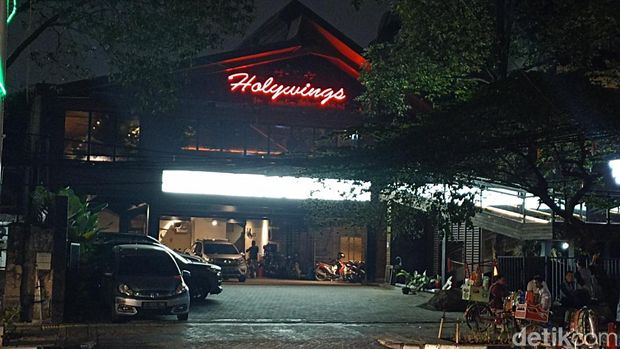 Kenapa Holywings ditutup? Pemprov DKI Jakarta menutup sejumlah outlet Holywings di Jakarta sejak Selasa (28/6/2022).