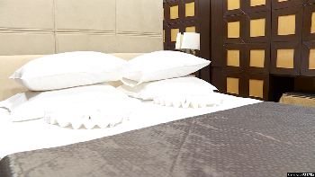 Fasilitas tempat tidurnya yang luas dan nyaman. Foto: Radio Free Europe