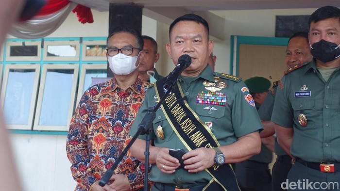 KSAD Jenderal Dudung Abdurachman ditunjuk jadi Duta Bapak Asuh Anak Stunting, Rabu (29/6/2022).