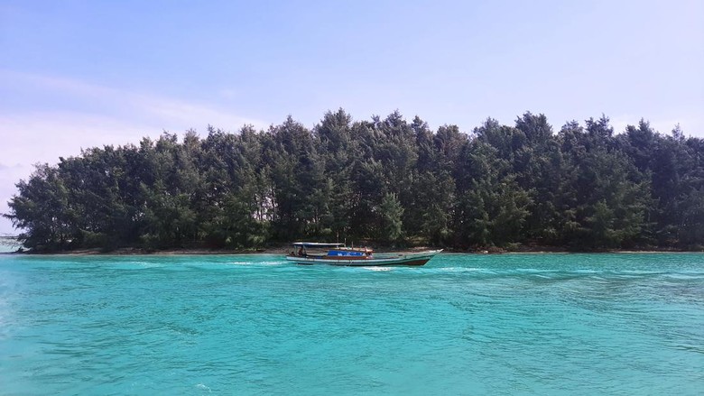 Kunjungan kerja Sandiaga Uno ke Pulau Kelapa