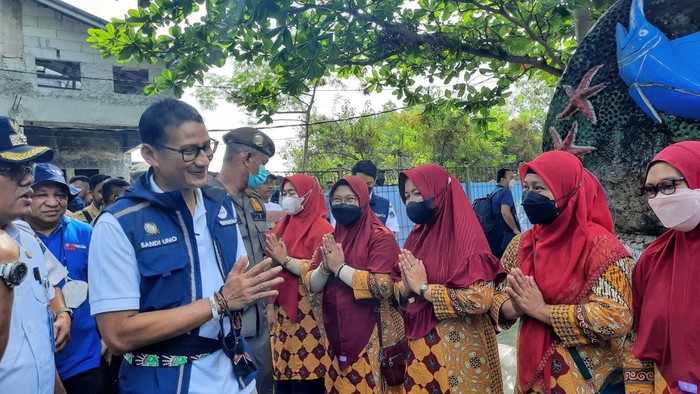 Kunjungan kerja Sandiaga Uno ke Pulau Kelapa