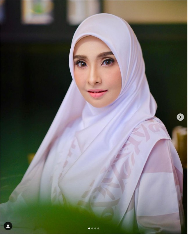 Unggahan Lufya ini langsung ramai dikomentari netizen. Sebagian besar ikut prihatin dan shock mengetahui kisah Lufya. Ada juga yang mendoakan kesembuhan sang aktris. Namun tak sedikit juga netizen menduga, sosok pria yang mencoba menculik anak itu sebenarnya adalah mantan suami Lufya. Foto: Dok. Instagram @lufyalaana