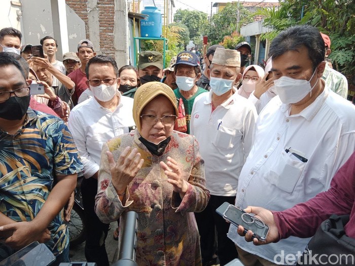 Mensos Risma mengunjungi gadis tunarungu korban pemerkosaan di Surabaya