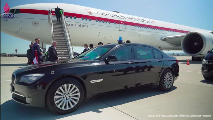 Mobil Seri 7 yang dipakai Jokowi sebelum ke Ukraina Mobil Seri 7 yang dipakai Jokowi sebelum ke Ukraina