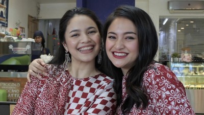 10 Momen Alyssa, Adik Marshanda Saat Asyik Kulineran