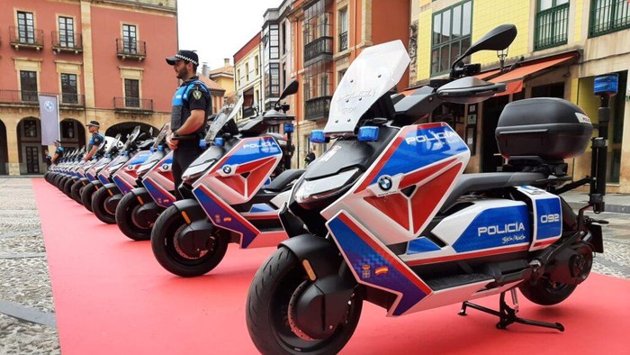 Motor listrik BMW CE 04 jadi kendaraan dinas polisi di Spanyol