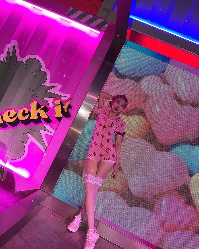 Nayeon TWICE Nayeon TWICE