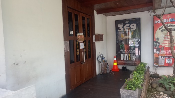 Pemkab Tangerang Segel 3 Outlet Holywings di Wilayahnya (Khairul/detikcom)
