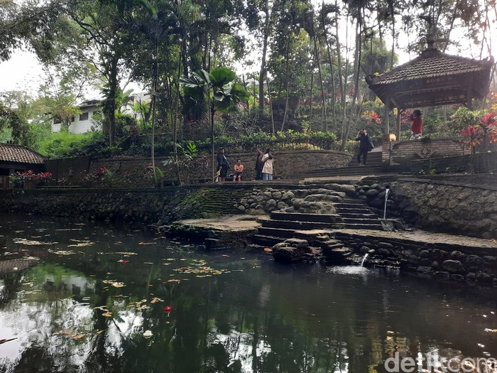 Petirtaan Watugede di Malang Petirtaan Watugede di Malang