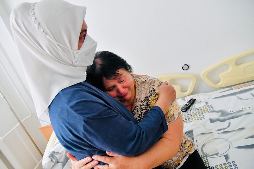 Presiden Jokowi dan Ibu Iriana mengunjungi rumah sakit yang berada di pusat kota Kyiv tersebut usai meninjau Apartemen Lipky di Kota Irpin. (Dok: Biro Pers Sekretariat Presiden)