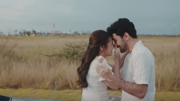 Inspirasi Prewedding ala Prilly Latuconsina dan Reza Rahadian, Mesra Banget