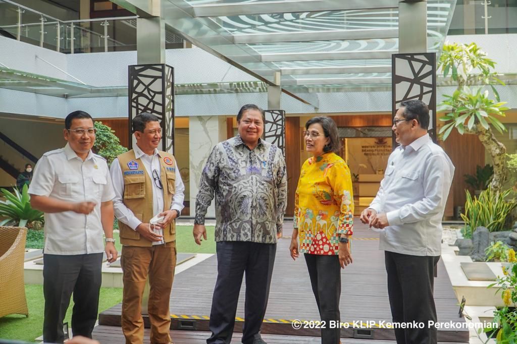 Menko Perekonomian Airlangga Hartarto pimpin Rakortas pengendalian wabah PMK.
