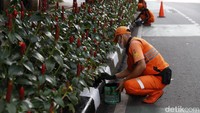Pengecatan dilakukan untuk menjaga keindahan kawasan Melawai, Jakarta Selatan. 