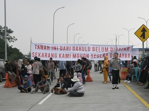 Penjelasan Waskita Terkait Aksi Pemblokiran Pintu Tol Jatikarya