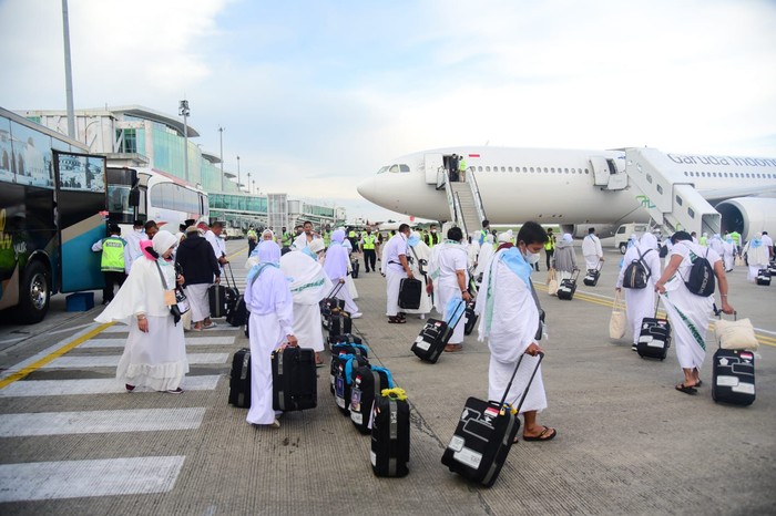 39.296 Jemaah Calon Haji Berangkat dari Bandara Juanda Hingga Balikpapan