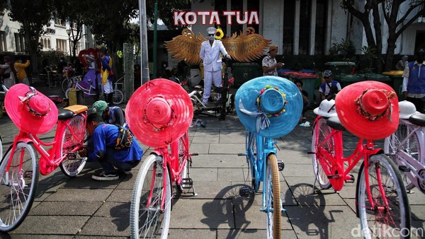 Kepala UPK Kota Tua Dedy Tarmizi mengatakan, angka tersebut dinilai cukup tinggi jika dibandingkan dengan jumlah pengunjung pada masa pembatasan mobilitas selama pandemi COVID-19. Kepala UPK Kota Tua Dedy Tarmizi mengatakan, angka tersebut dinilai cukup tinggi jika dibandingkan dengan jumlah pengunjung pada masa pembatasan mobilitas selama pandemi COVID-19.