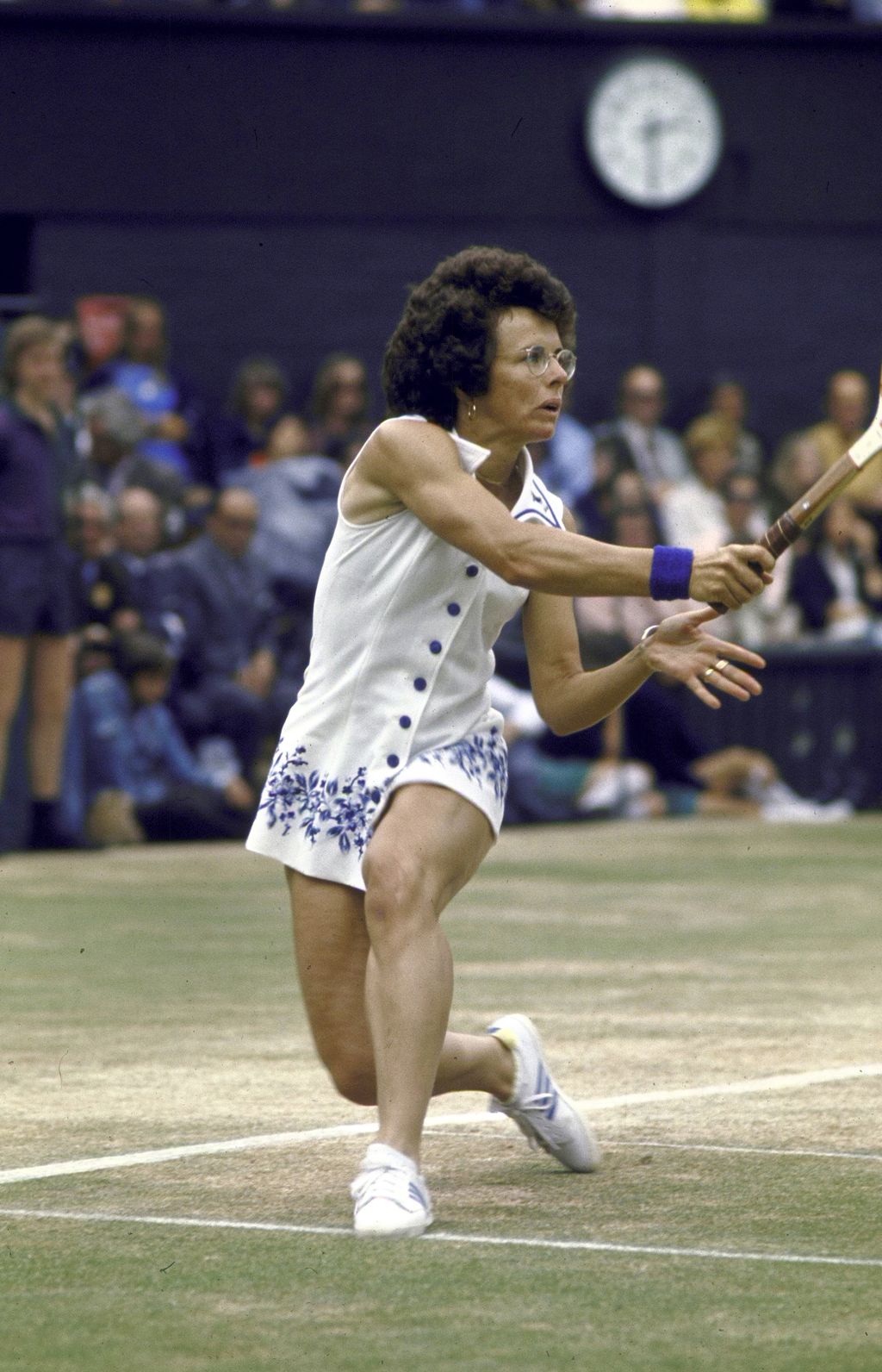 Tennis: Wimbledon: Tennis: Wimbledon, USA Billy Jean King in action vs Australia Evonne Goolagong Cawley during Women's Final at All England Club.London, England 7/6/1975CREDIT: Tony Triolo (Photo by Tony Triolo /Sports Illustrated via Getty Images)(Set Number: X19662 )