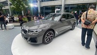 BMW Luncurkan Seri 5 Touring Terbaru, Harga Mulai Rp 1,6 Miliar
