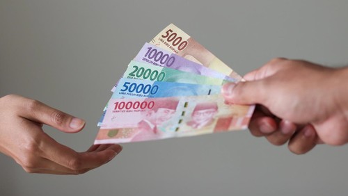 Corporate Communications PT Bank Amar Indonesia Tbk Maria Firani (bawah) saat live streaming bertema ‘The Good Debts: Dampak Sosial Tunaiku’ di Instagram Live detikcom.