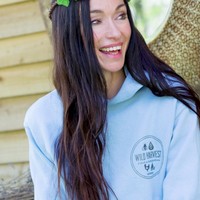 Diana Hamill adalah wanita yang terbiasa hidup di jalan. Selama lima tahun, ibu tunggal tersebut melepas rumah beserta barang-barang lain untuk tinggal di mobil karavan bersama tiga anaknya. Tak punya kediaman tetap, ia pun mengajari putra dan putrinya cara mencari dan mengawetkan makanan, memasang tenda, menembak, dan hal-hal lain agar bisa bertahan hidup di luar rumah.Foto: Dok. Wild Harvest School