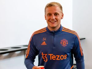 Ten Hag: Donny van de Beek Belum Fit