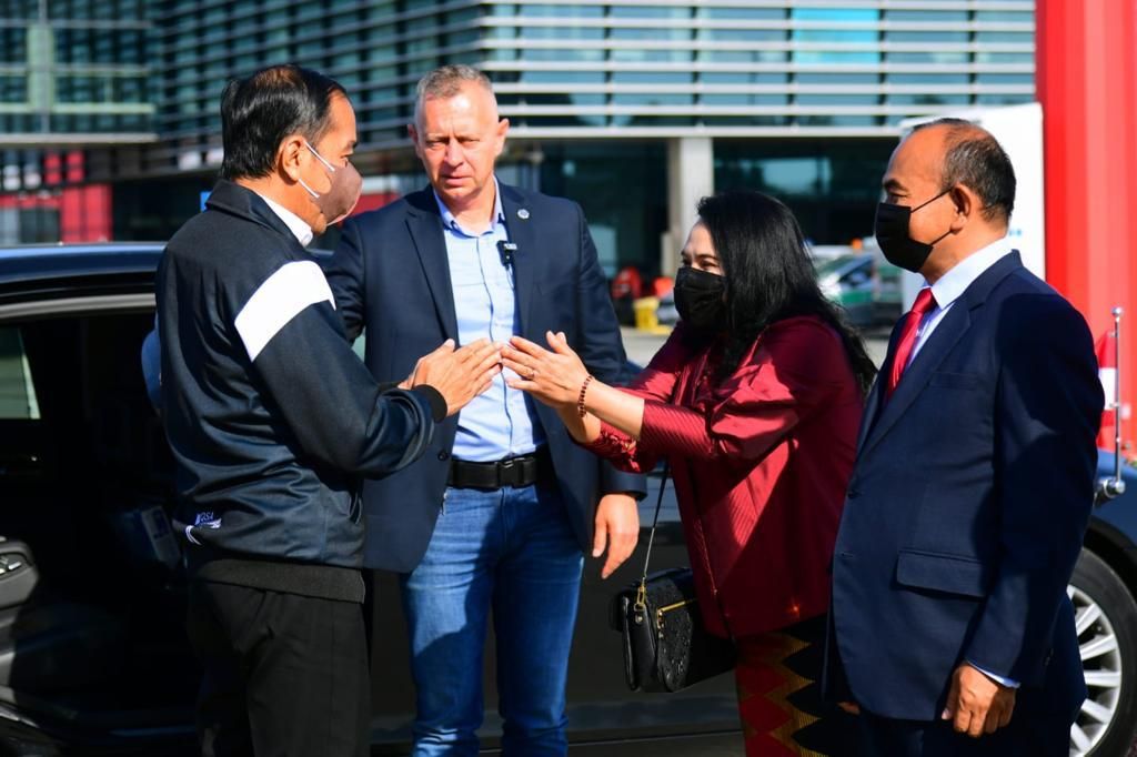 Foto/ Presiden dan Ibu Iriana beserta rombongan langsung menuju Bandar Udara Internasional Rzeszow-Jasionka, Polandia dan langsung bertolak menuju ke Bandara Vnukovo II di Moskow, Rusia/ Foto: Muchlis Jr - Biro Pers Sekretariat Presiden