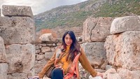 Aktris Ayu Anjani kini sedang ditimpa musibah. Ibu dan adiknya menjadi korban tenggelamnya kapal di perairan Taman Nasional Komodo. Kejadian ini terjadi ketika ia berlibur untuk menghabiskan waktu bersama keluarga. Foto: Instagram/real.ayuanjani