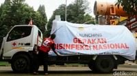 Selain gerakan disinfeksi, Mentan Syahrul Yasin Limpo mengatakan sudah menggencarkan pemberian vaksin bagi hewan ternak untuk mencegah PMK.