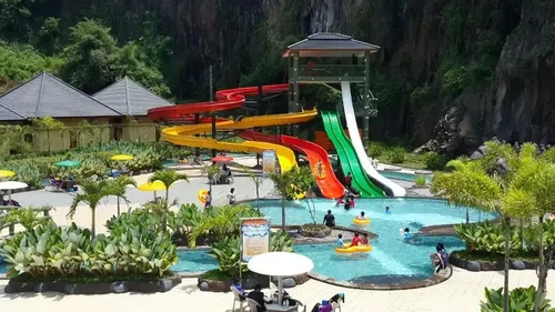 Kolam Renang Pesona Nirwana Waterpark