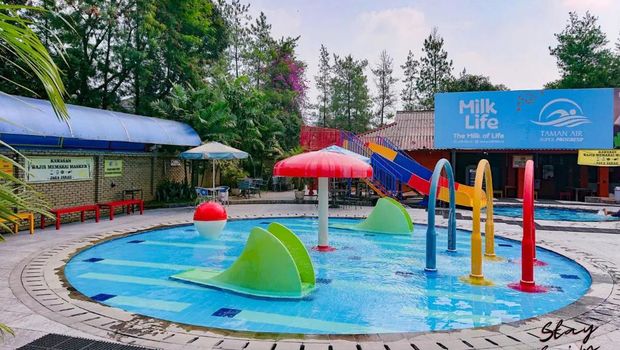 Kolam Renang Taman Air Super Progresif