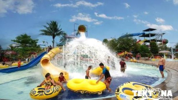 Kolam Renang Tektona Waterpark Bandung