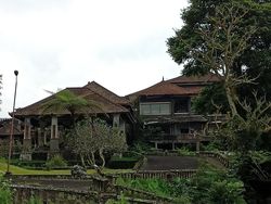 Berani Lihat? Ini Foto Tempat Berhantu dengan Cerita Mengerikan!