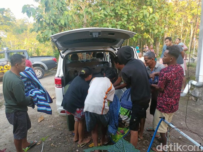 Korban dibawa ke RSUD dr Soeroto Ngawi