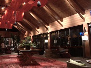 Nongkrong di Puncak Sambil Makan Steak, Mungkin Ini Tempat yang Tepat