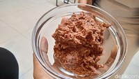 Tak butuh waktu lama, untuk membuat olahan dasar daging nabati juga sangat mudah. Hanya utuh waktu kurang dari 5 menit daging nabati sudah siap digunakan. Foto: detikcom/Diah Afrilian
