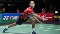 Gim kedua berjalan, Ginting mendapatkan dua poin langsung. Tapi, Thammasin membalas dengan merebut tiga poin. Pengembalian Thammasin yang keluar membuat skor kembali 3-3. Saat interval Ginting tertinggal jauh. Thammasin mampu mengumpulkan poin-pon beruntun hingga unggul 11-7.