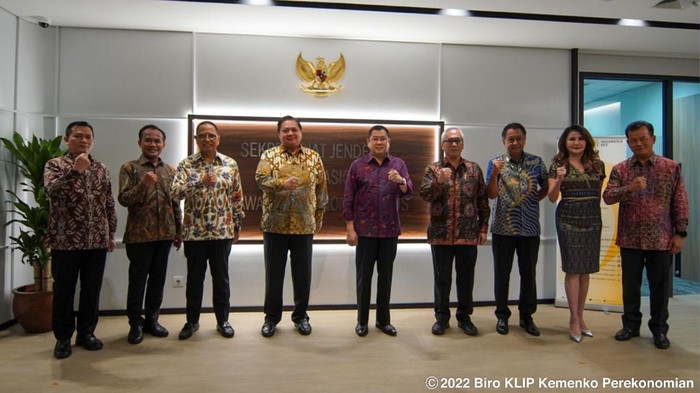 MNC Group diketahui tengah mengembangkan dua wilayah destinasi hiburan MNC Lido City dan MNC Bali Resort. Total nilai investasinya mencapai US$ 1,7 miliar atau sekitar Rp 23,8 triliun (kurs Rp 14.000).