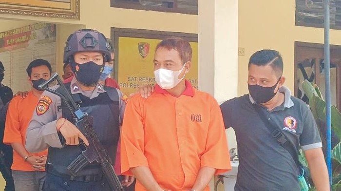 Tersangka Ketut Lanus Wartama (39), pecatan polisi yang ditangkap karena mengedarkan narkoba, Kamis (30/6/2022)