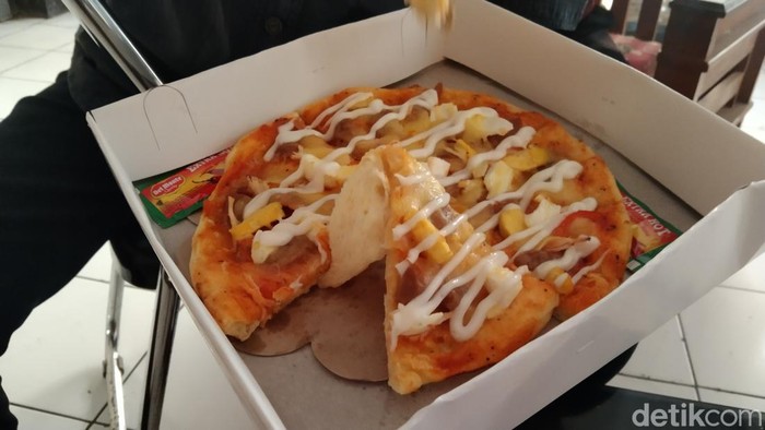 Pizza Hits Majalengka yang lagi digandrungi.