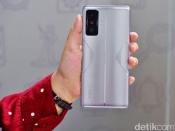 Unboxing Poco F4 GT, HP Gahar Harga Rp 9 Juta