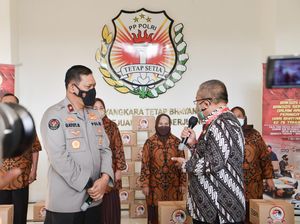 HUT Bhayangkara, Polri Bagi 1.750 Paket Sembako ke Purnawirawan Polri