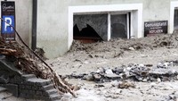 Banjir dan tanah longsor ini melanda tiga desa di Austria.