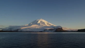 Pulau Heard, Australia: Pulau Heard letaknya terpencil dan menjadi habitat penguin, burung laut, anjing laut dan lain-lain. Ada gunung berapi aktif di sini, lapisan gletser dan aliran lava sehingga sangat tidak ramah bagi manusia. Anginnya pun sangat kencang. Maka pemerintah Australia membatasi orang yang ingin menyambanginya. Foto: ABC