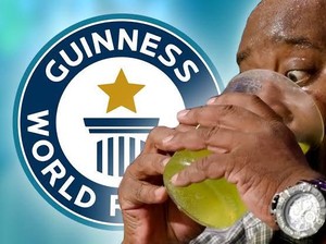 Minum Soda 1 Liter dalam 6 Detik, Pria Ini Pecahkan Rekor Dunia
