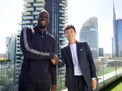 Romelu Lukaku resmi pindah kembali ke Inter Milan, dengan status pinjaman dari Chelsea. Nerazzurri cuma merogoh kocek sebesar 8 juta Euro untuk biaya peminjamannya. (Foto: Inter via Getty Images/Mattia Pistoia - Inter)