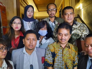 Roy Suryo Tersangka Kasus Meme Stupa Bikin Heboh Linimasa