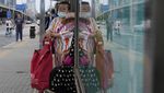 Foto: Saat Kasus COVID-19 di China Turun, Warga Traveling Lagi