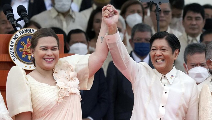 Ferdinand Marcos Jr resmi dilantik sebagai presiden Filipina, Kamis (30/6/2022). Senyum ceria pun mengembang dari bibir putra diktator Filipina Ferdinand Marcos tersebut.