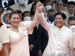 Senyum Ceria Marcos Jr Setelah Resmi Jadi Presiden Filipina