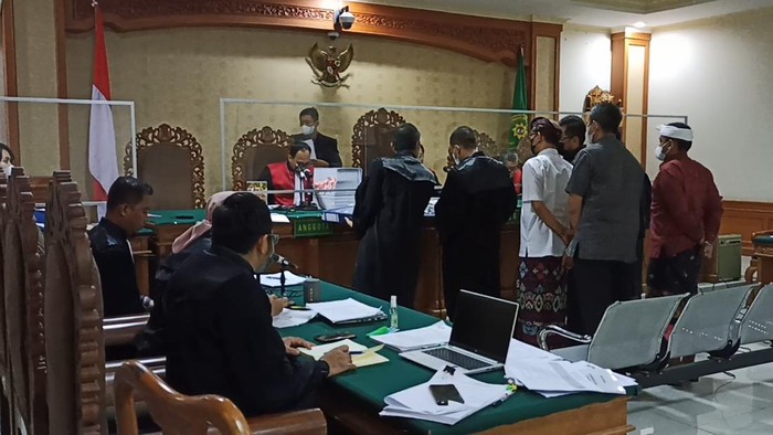 Sidang lanjutan korupsi DID Tabanan 2018 dengan Terdakwa Dewa Nyoman Wiratmaja yang menghadirkan mantan Kepala Bapelitbang Tabanan, mantan Kasubag Perencanaan Bapelitbang Tabanan, dan anggota Banggar DPRD Tabanan pada Kamis (30/6/2022).